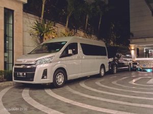 SEWA HIACE LUXURY PREMIO BEKASI